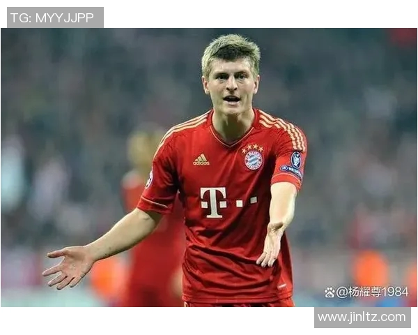 克罗斯：从足球场上的中场大师到全球球迷心中的传奇偶像