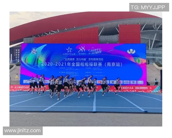 南京飞盘队在全国街舞大赛中以54分稳居积分榜首位