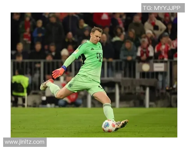 多特蒙德与拜仁的对决分析及战术解析与球员表现评估 多特蒙德与拜仁的对决分析及战术解析与球员表现评估